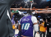 开云体育下载-包含快船领袖康利伤退，莱昂纳德三节分稳住阵脚的词条