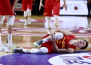 开云官网-选手意外受伤，比赛现场一片紧张