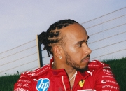 开云体育直播-阿斯顿马丁鏖战红牛二队，汉密尔顿状态火热的简单介绍