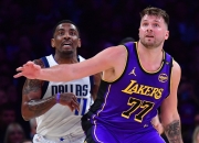 开云体育官方网站-鹈鹕横扫独行侠，浓眉哥高光表现的简单介绍