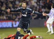 开云体育中国-厄瓜多尔封锁巴萨，当足球的边界模糊，赖斯在英超赛场接管争冠之战