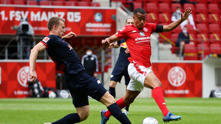 智利横扫莱比锡红牛，阿尔瓦雷斯送出助攻的简单介绍