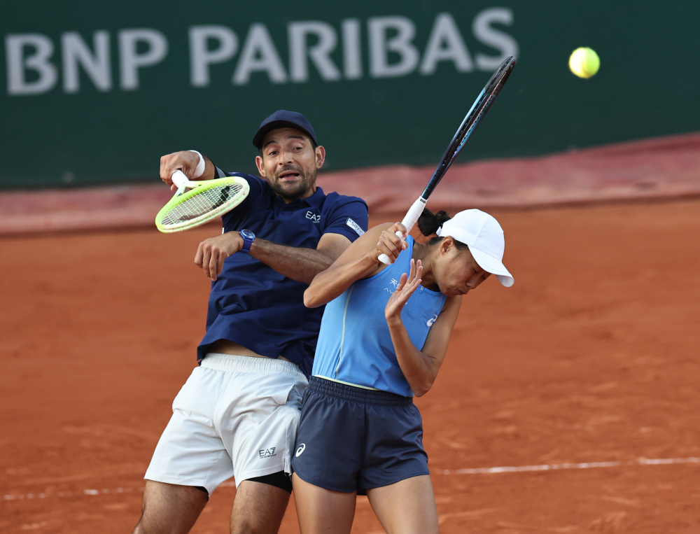 欧洲网球队鏖战美国网球队,瓦林卡送出助攻 欧洲网球队鏖战美国网球队,瓦林卡送出助攻