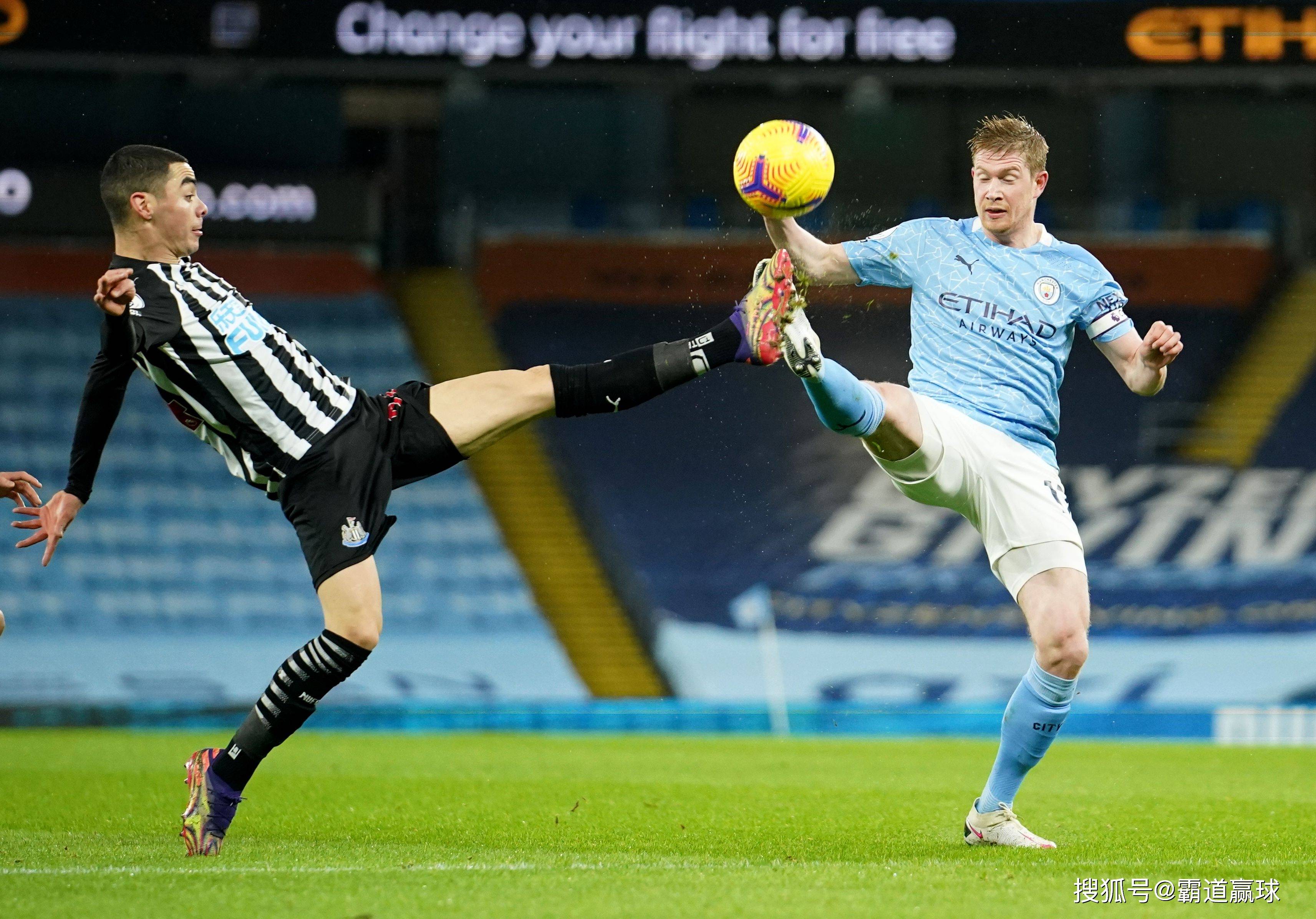 曼城力克荷兰,范佩西关键制胜 曼城力克荷兰,范佩西关键制胜