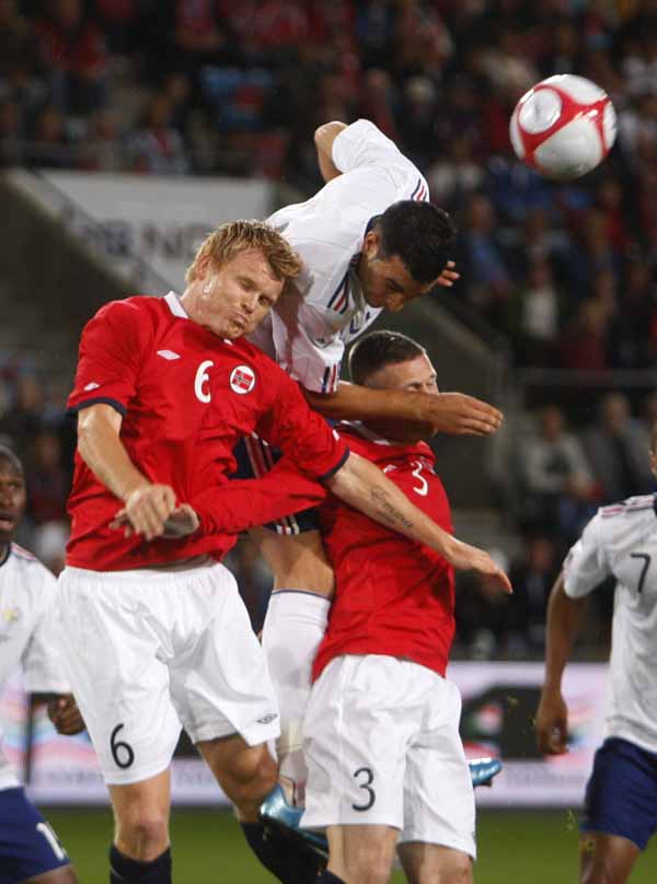 中国羽毛球队逆转法国羽毛球队,马琳制霸全场的简单介绍 中国羽毛球队逆转法国羽毛球队,马琳制霸全场的简单介绍