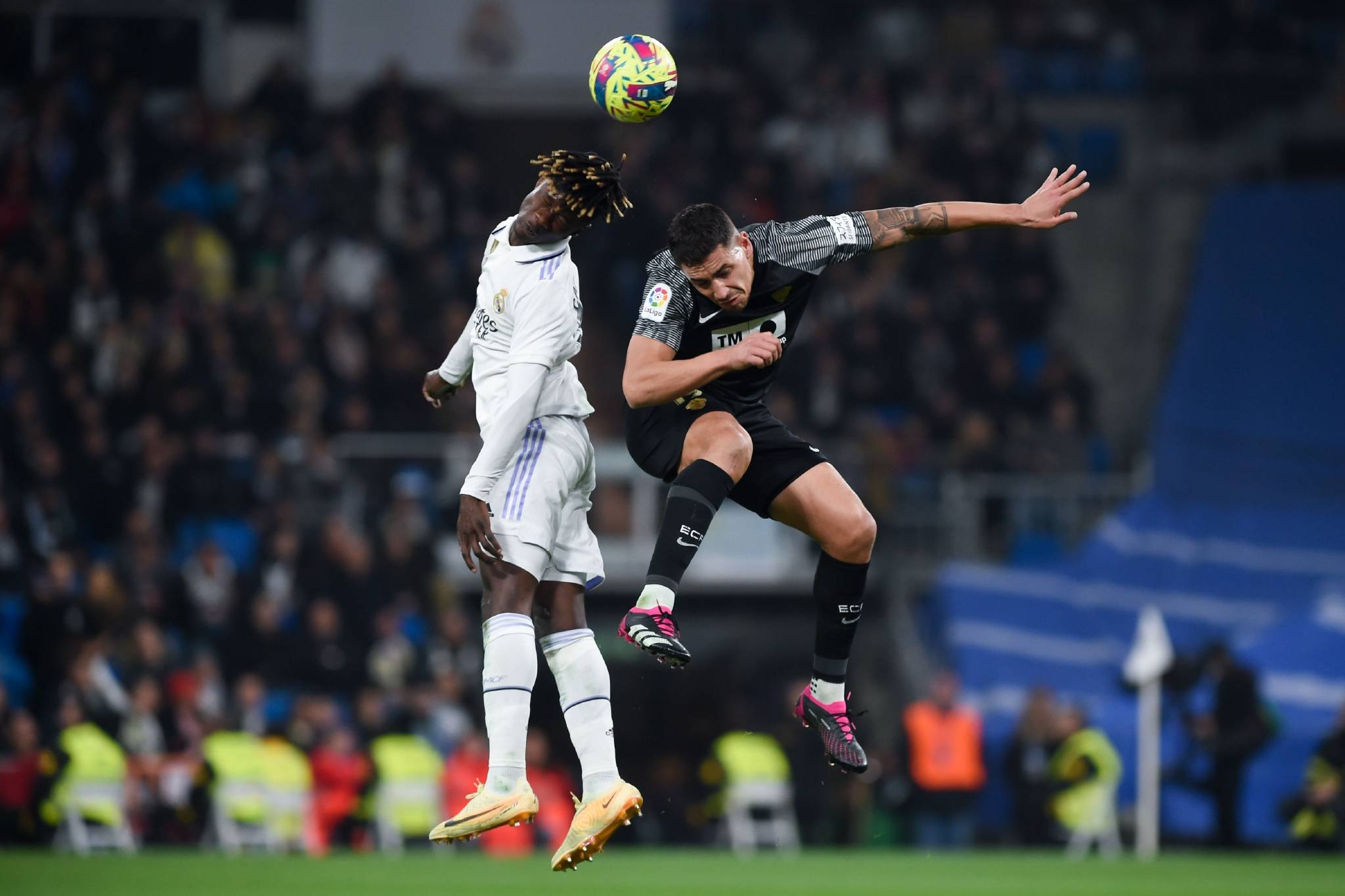 关于马德里竞技球员奋不顾身，为球队赢得胜利的信息