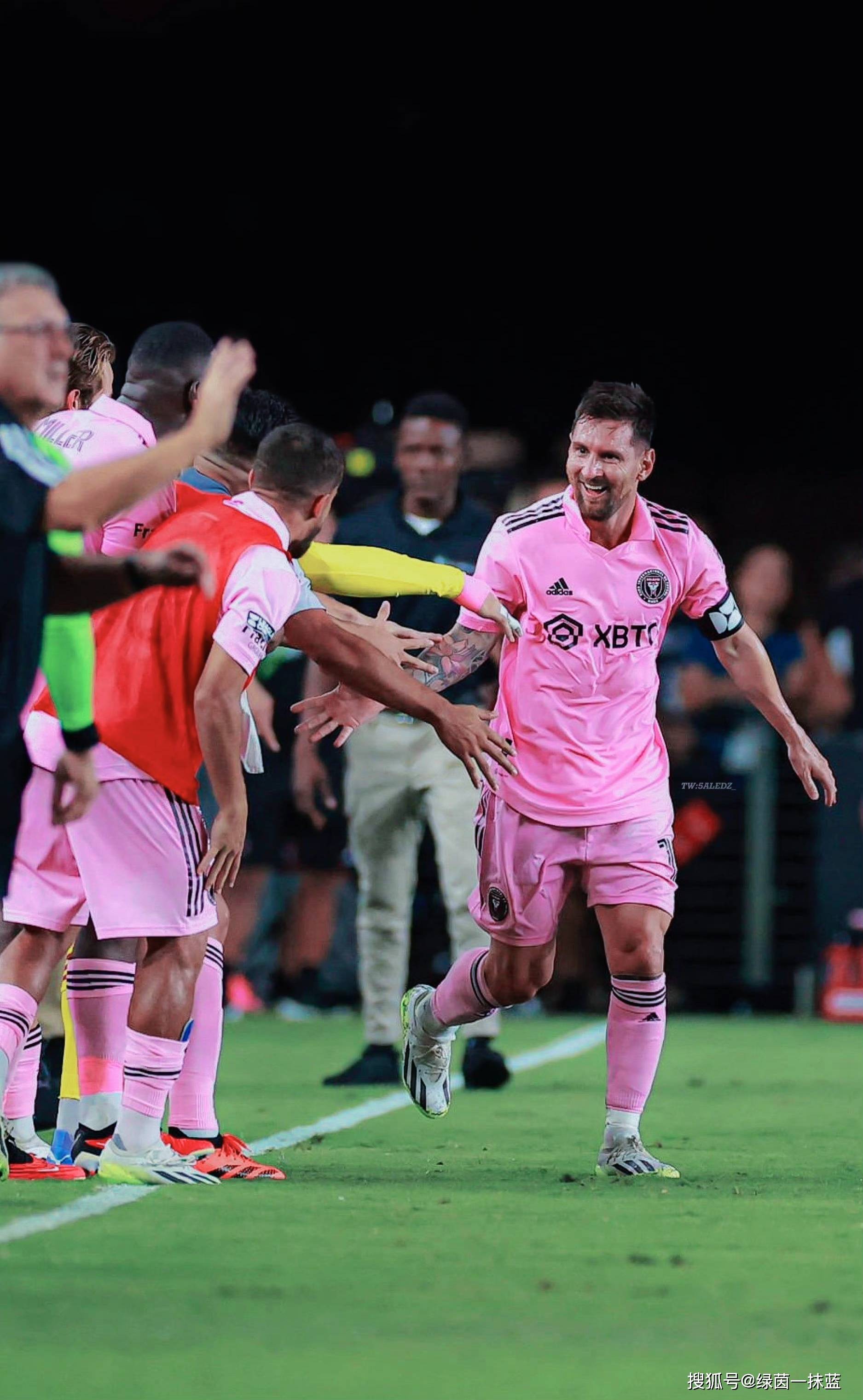 关于梅西再献绝杀，巴塞罗那客战奥萨若大胜的信息