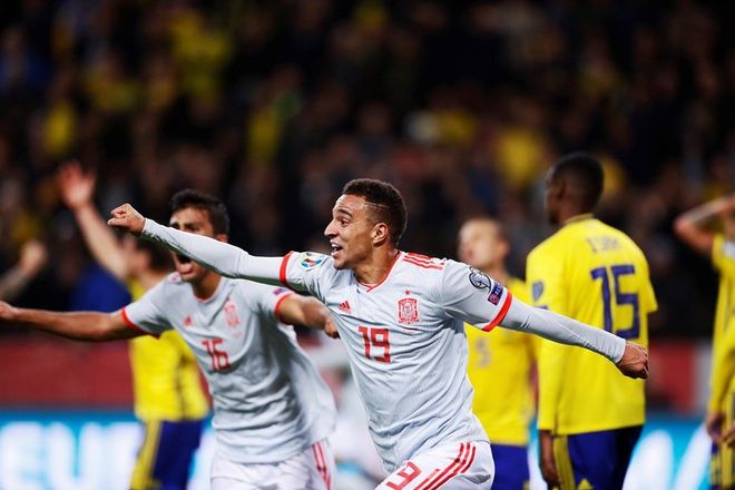 包含瑞士队遭遇惨败，反思后势再战的词条