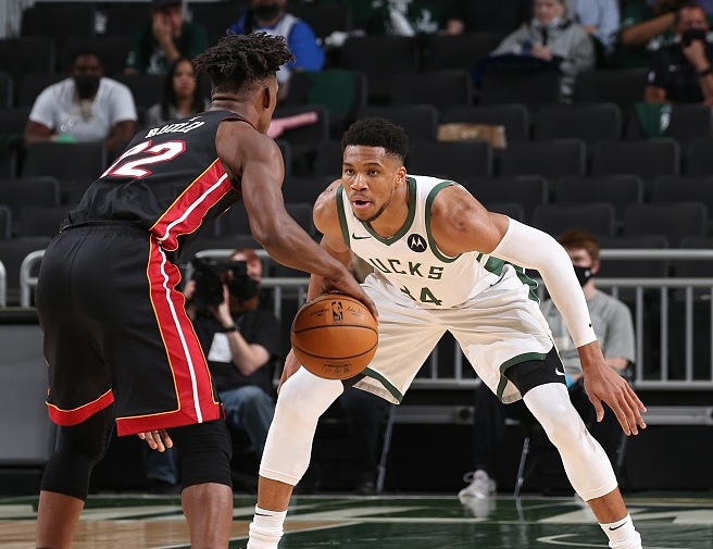 国安客战成功,夺得关键三分 国安客战成功,夺得关键三分