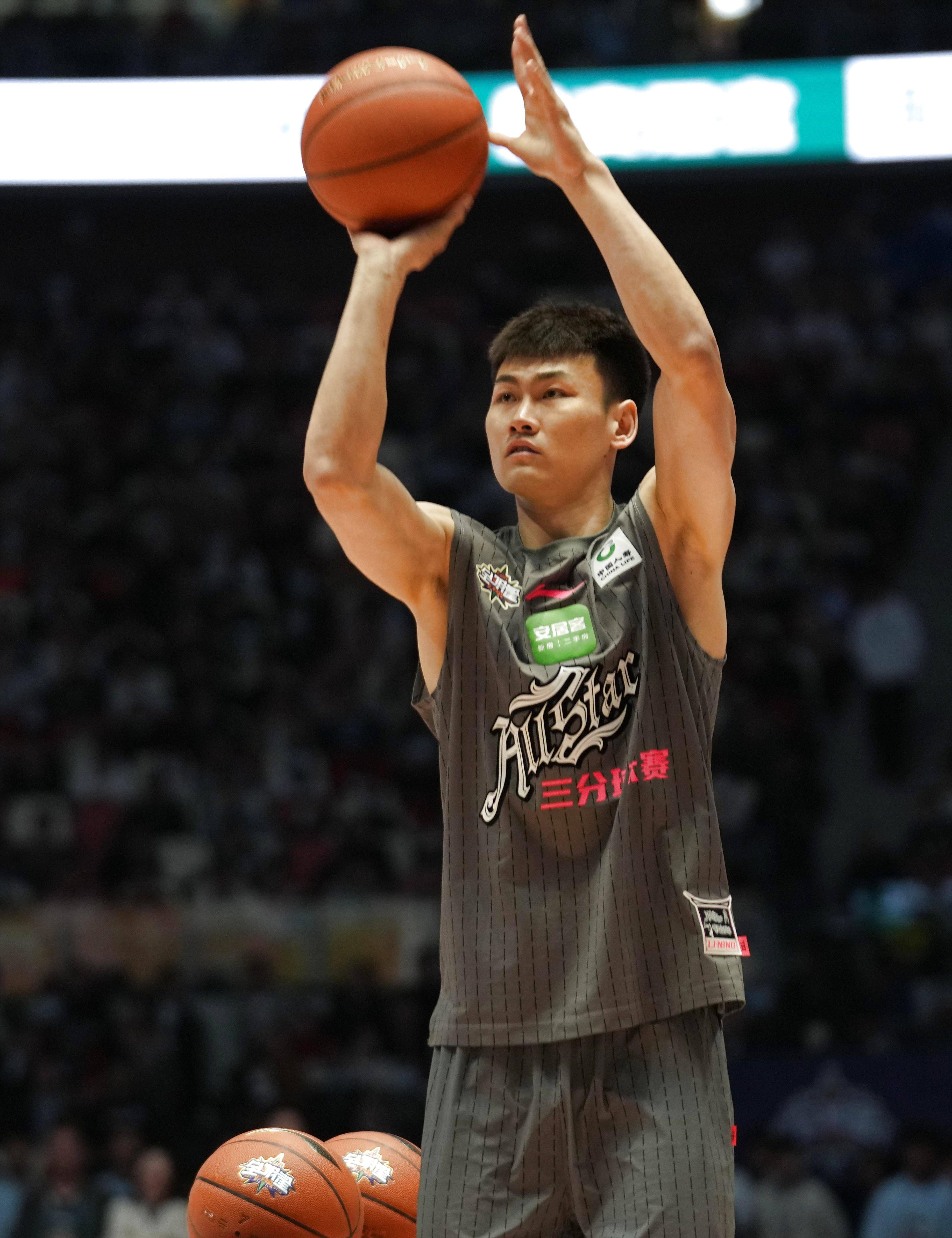 本赛季篮球比赛中引人注目的球员 本赛季篮球比赛中引人注目的球员