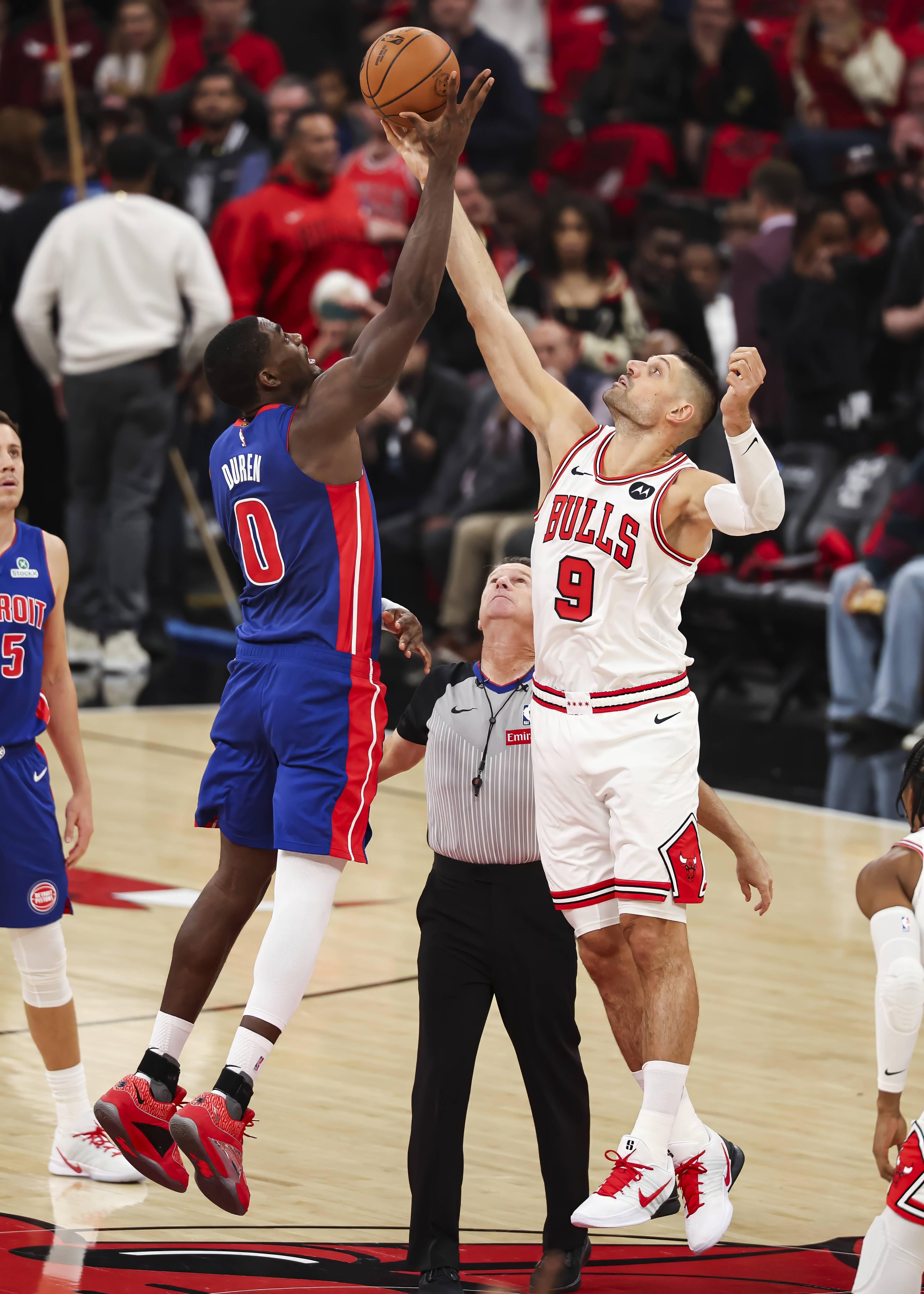 本赛季篮球比赛中引人注目的球员 本赛季篮球比赛中引人注目的球员