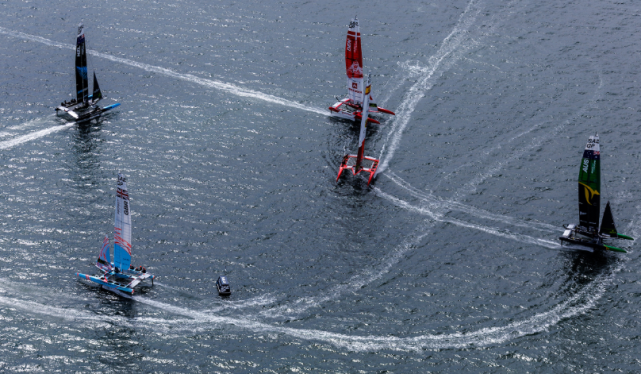 新西兰代表团夺得帆船比赛冠军 新西兰代表团夺得帆船比赛冠军