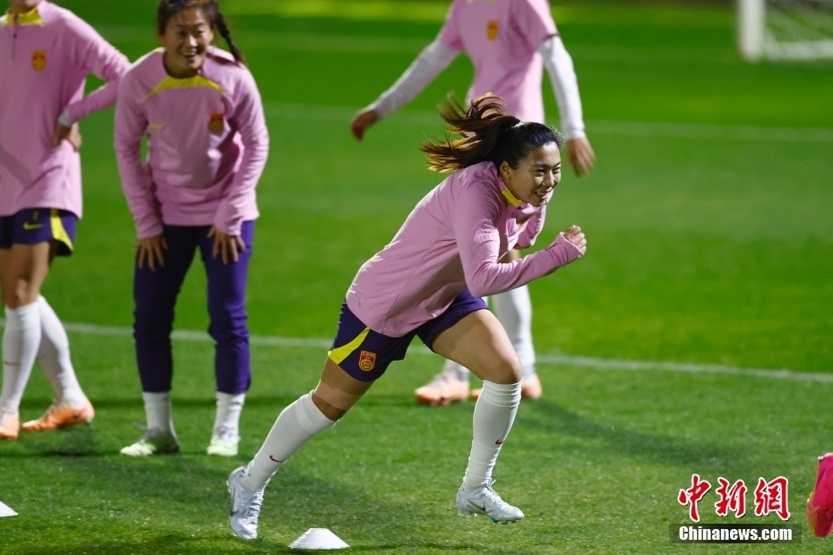 沙特女足代表团前往澳大利亚备战比赛 沙特女足代表团前往澳大利亚备战比赛