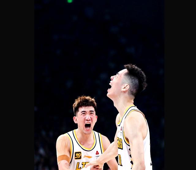 福建队险胜篮网,孙铭徽带队取胜 福建队险胜篮网,孙铭徽带队取胜