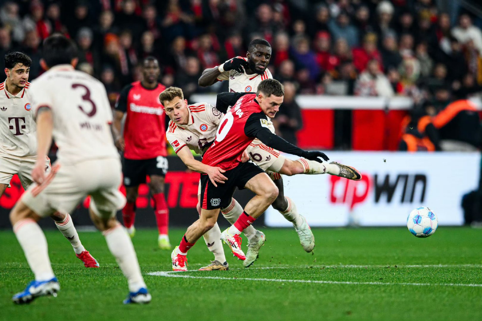 包含勒沃库森完胜拜仁,阿什拉夫统治全场的词条 包含勒沃库森完胜拜仁,阿什拉夫统治全场的词条