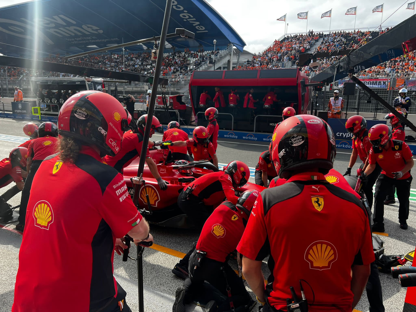 红牛车队完胜索伯车队,勒克莱尔高光表现的简单介绍 红牛车队完胜索伯车队,勒克莱尔高光表现的简单介绍