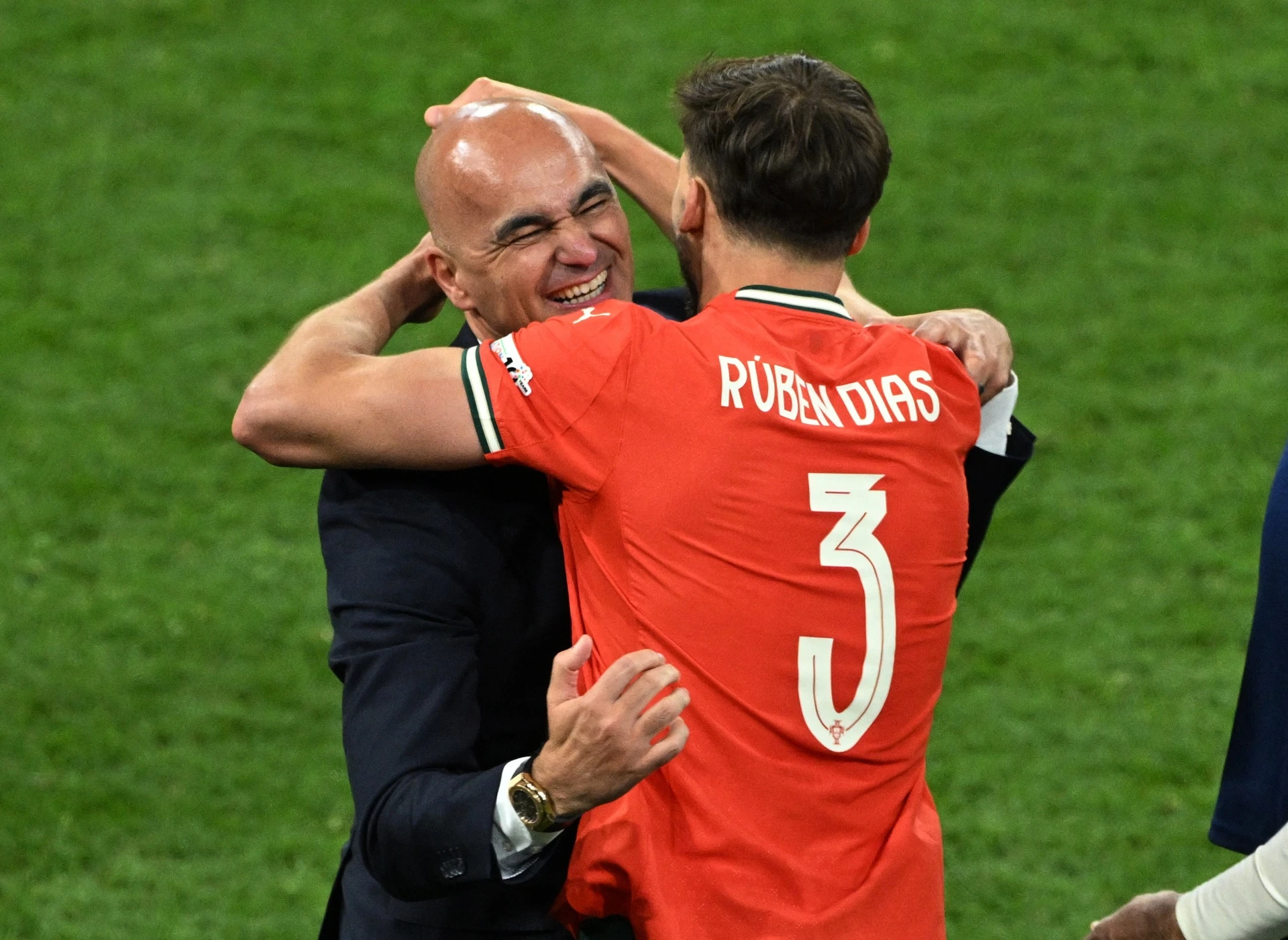 波兰翻盘葡萄牙,马丁内利扛起全队的简单介绍 波兰翻盘葡萄牙,马丁内利扛起全队的简单介绍