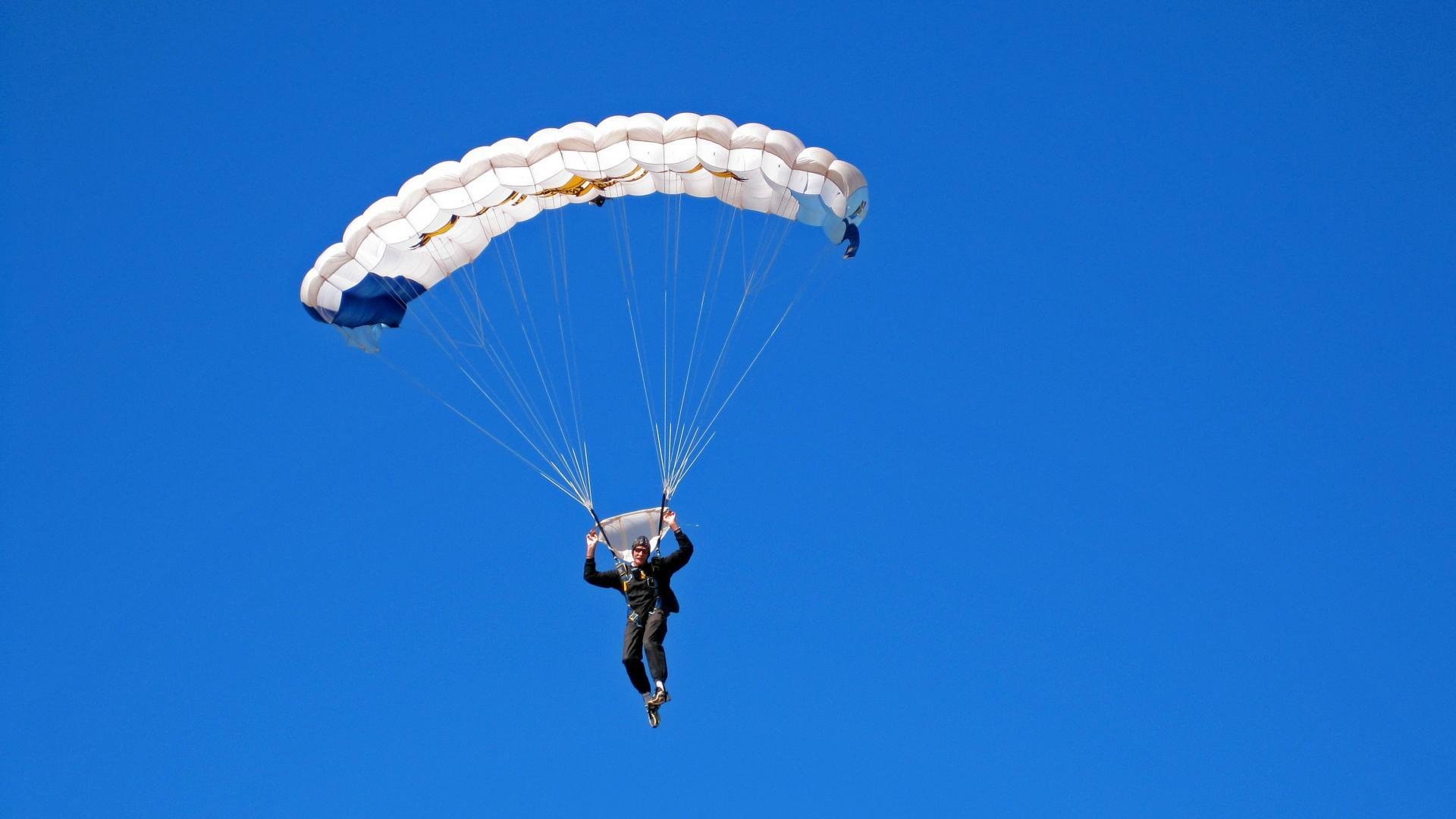 奥运周期关键战之夜，卡马文加冠军级表现改写中场格局
