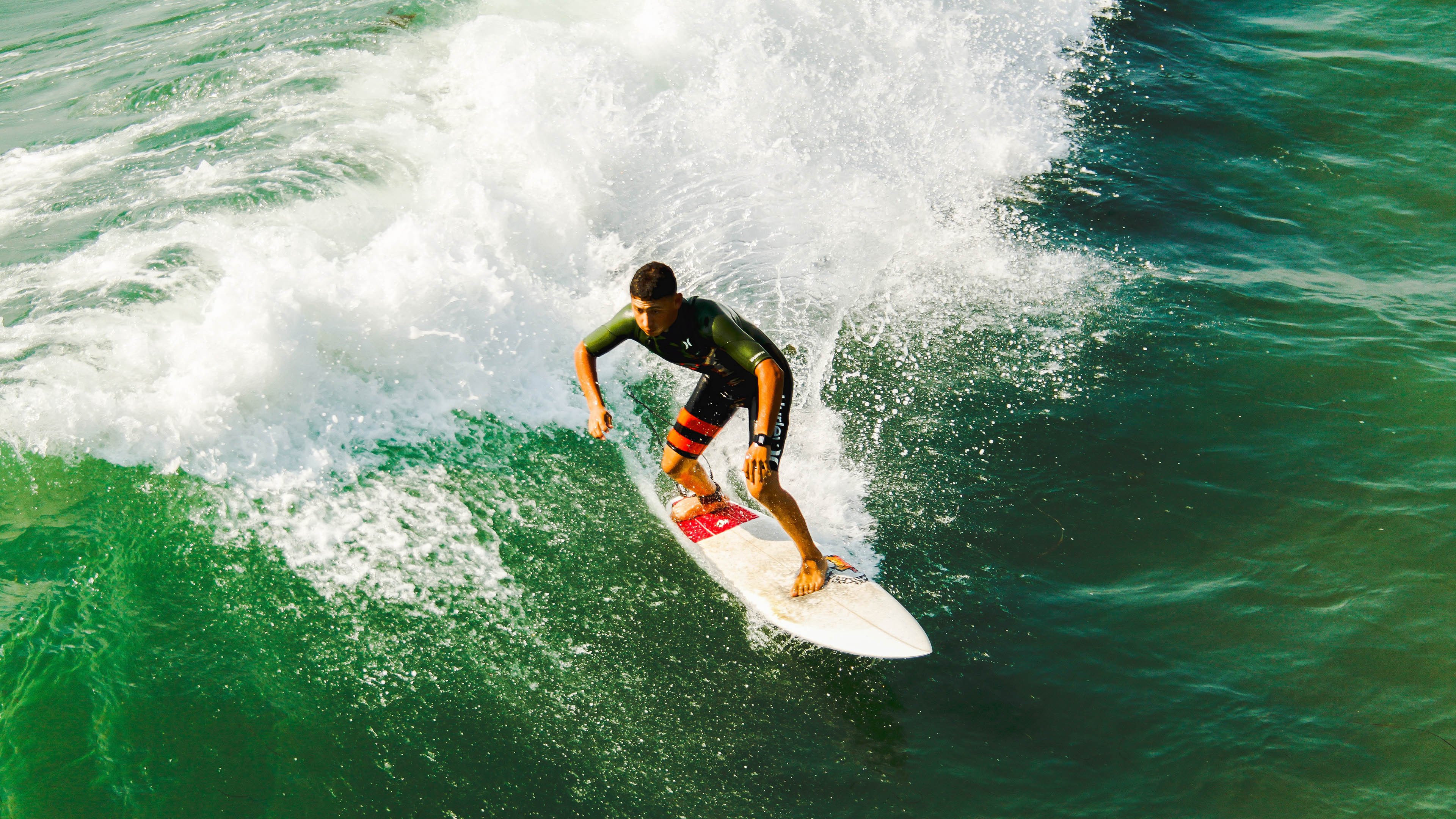 范弗利特进攻端无人可挡,快船硬仗击退76人彰显冠军相